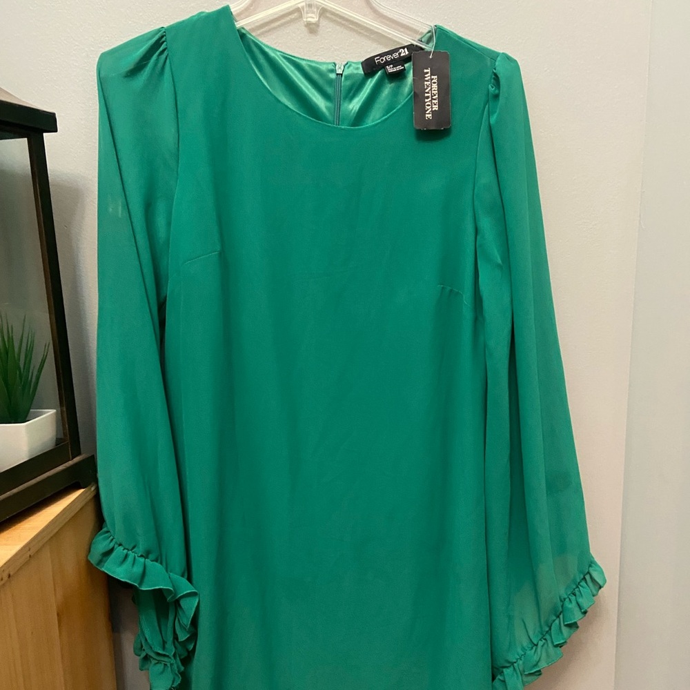Forever 21 Womens green lined dress size small